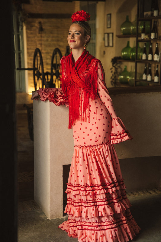 Modelo Elena Salmón y Rojo