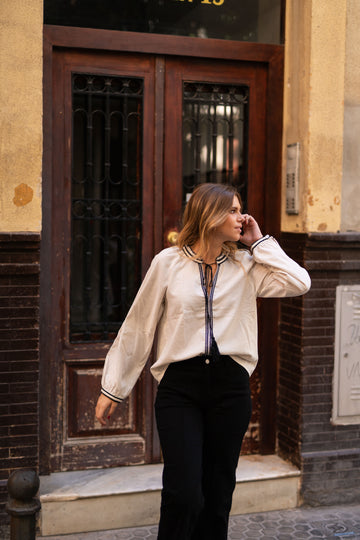 Blusa Detalles Negros